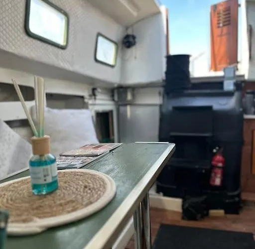 Διαμέρισμα Book Ing C Est